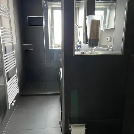 - Elegance Apartment